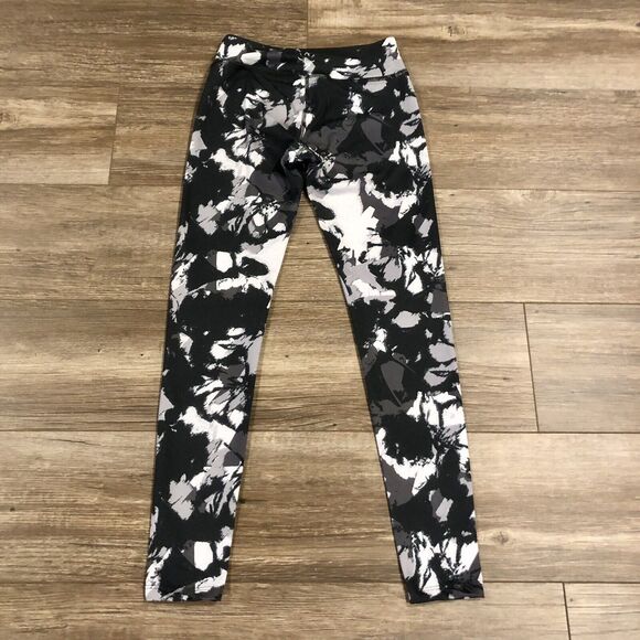 Beyond Yoga Leggings Small Black Gray White Geometric Pattern - Picture 2 of 10